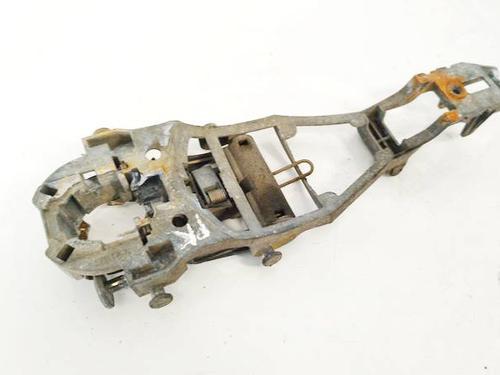 Used Front left exterior door handle Front left exterior door handle VW GOLF PLUS V (5M1, 521) 1.9 TDI (105 hp) 39938944 39938944