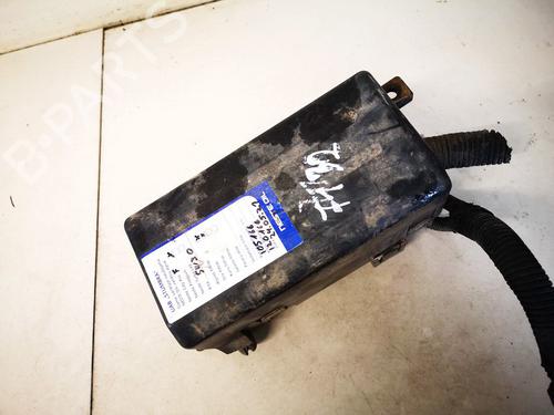 Used Fuse box Fuse box CHEVROLET AVEO / KALOS Saloon (T250, T255) 1.2 (72 hp) 32877874 32877874