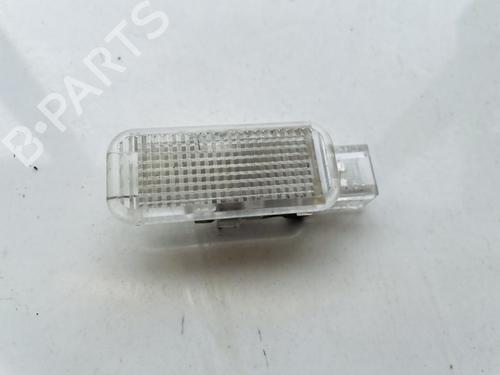 Plafoniera interna Plafoniera interna AUDI A6 C5 (4B2, 4B4) 2.5 TDI (180 hp) 35504861 35504861