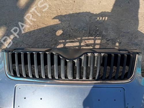 Used Grille Grille 39181965 39181965