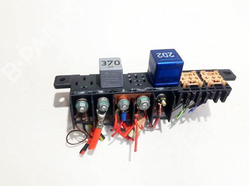 Used Fuse box Fuse box AUDI A6 C5 (4B2, 4B4) 2.5 TDI quattro (180 hp) 33098968 33098968