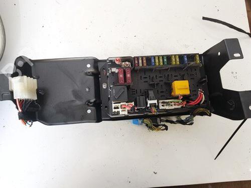 Used Fuse box Fuse box LAND ROVER RANGE ROVER III (L322) 3.0 D 4x4 (177 hp) 32877460 32877460