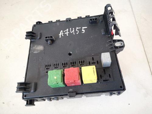 Used Fuse box Fuse box OPEL SIGNUM Hatchback (Z03) 2.2 DTI (F48) (125 hp) 32898355 32898355