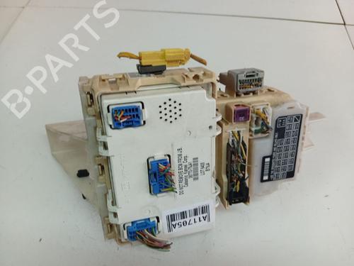 Used Fuse box Fuse box 38259828 38259828