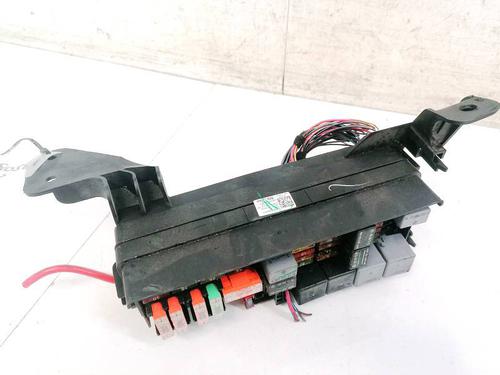Used Fuse box Fuse box MERCEDES-BENZ M-CLASS (W164) ML 320 CDI 4-matic (164.122) (224 hp) 32923570 32923570