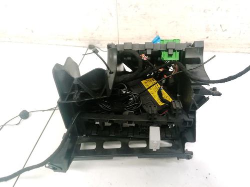 Used Fuse box Fuse box SKODA OCTAVIA I (1U2) 1.6 (102 hp) 32902552 32902552