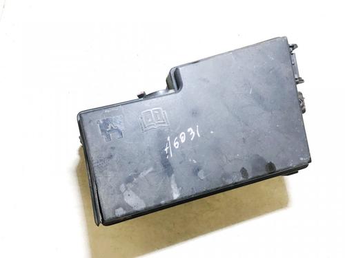 Used Fuse box FORD KUGA I 2.0 TDCi (136 hp) 33065701