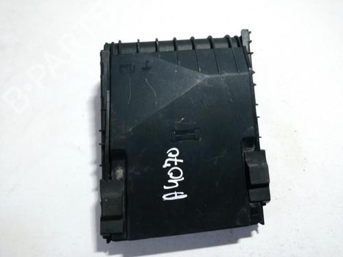 fuse-box-vw-golf-v-1k1-2003-2004-2005-2006-2007-2008-2009-2010-33505177 main image