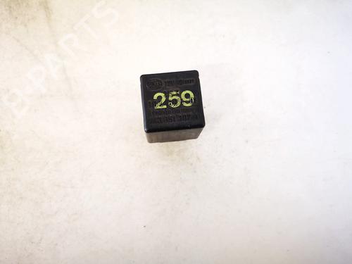 Used Electronic sensor Electronic sensor AUDI 80 B3 Saloon (893, 894, 8A2) 1.8 (75 hp) 33079618 33079618