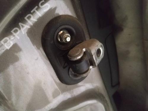 Used Hinge/Door check strap Hinge/Door check strap FIAT BRAVO II (198_) 1.9 D Multijet (198AXB1A) (120 hp) 35339666 35339666