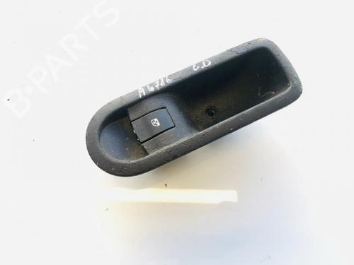 Used Switch Switch RENAULT MEGANE II (BM0/1_, CM0/1_) 1.9 dCi (BM0G, CM0G) (120 hp) 32875761 32875761