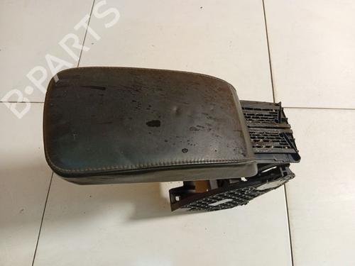 Used Armrest / Center console Armrest / Center console 39061549 39061549