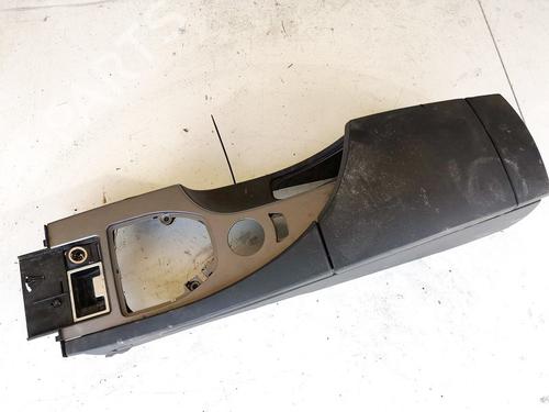 Used Armrest / Center console Armrest / Center console BMW 5 (E60) 520 i (170 hp) 35622673 35622673