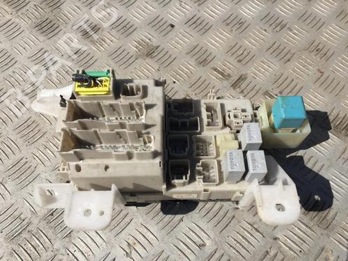 Used Fuse box Fuse box TOYOTA COROLLA Saloon (_E12_) 1.4 VVT-i (ZZE120_, ZZE120R) (97 hp) 33484073 33484073