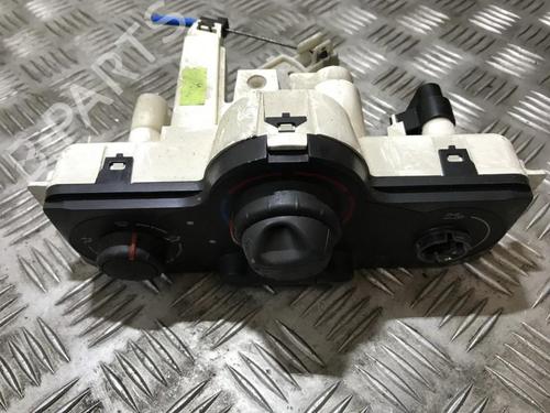 Used Climate control Climate control RENAULT CLIO III (BR0/1, CR0/1) 1.2 16V (BR02, BR0J, BR11, CR02, CR0J, CR11) (75 hp) 35689837 35689837