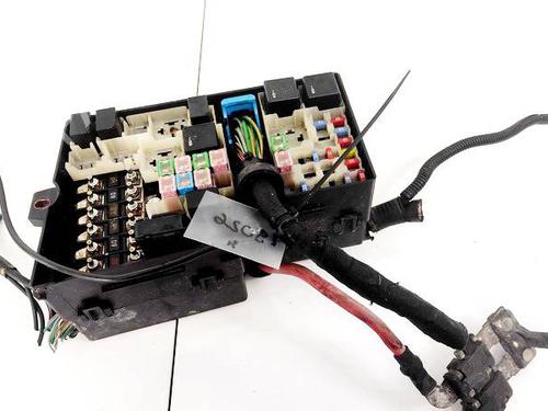 Used Fuse box Fuse box VOLVO V50 (545) 1.6 D (110 hp) 32941098 32941098