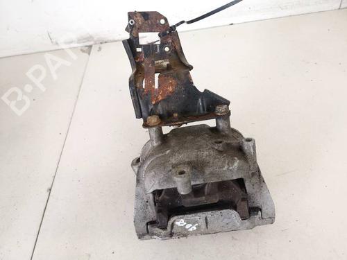 Used Engine mount Engine mount SKODA OCTAVIA II (1Z3) 1.6 TDI (105 hp) 32939378 32939378