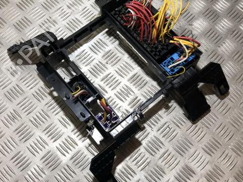 Used Fuse box Fuse box RENAULT ESPACE III (JE0_) 2.2 dCi (JE0K) (130 hp) 33500384 33500384