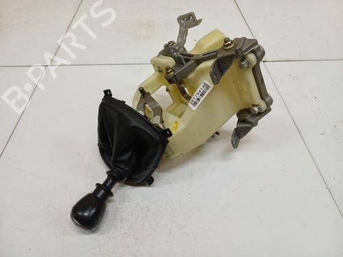 Used Gear lever Gear lever KIA CARENS III MPV (UN) 2.0 CRDi 140 (140 hp) 39758418 39758418