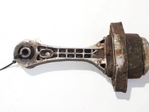 Used Engine mount Engine mount VW BORA I (1J2) 1.6 (101 hp) 32908842 32908842