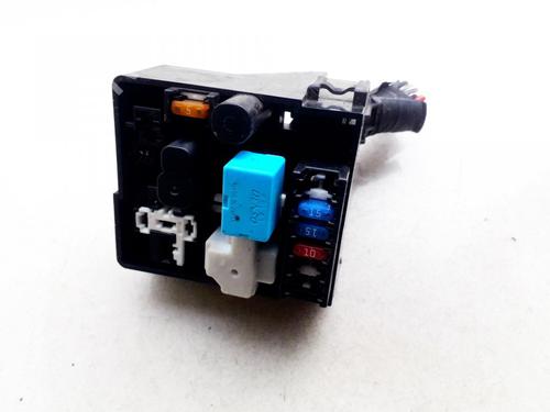 fuse-box-toyota-rav-4-ii-_a2_-2000-2001-2002-2003-2004-2005-33518827 main image