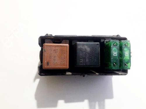 Used Fuse box Fuse box OPEL VECTRA B Estate (J96) 2.2 DTI 16V (F35) (125 hp) 33524143 33524143