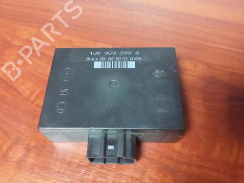 Used Electronic module Electronic module VW GOLF IV (1J1) 1.4 16V (75 hp) 35665647 35665647