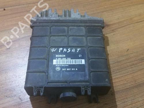 Used Engine control unit (ECU) Engine control unit (ECU) VW GOLF III (1H1) 1.8 (75 hp) 33520323 33520323