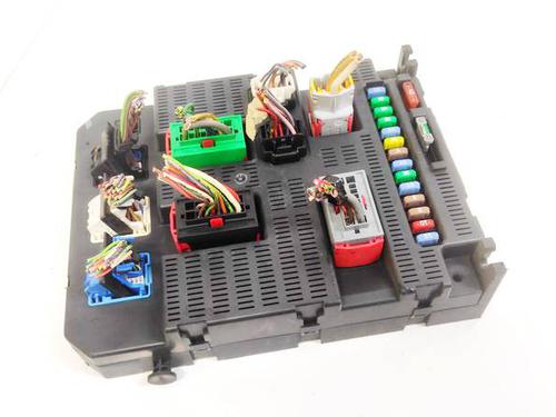 Used Fuse box Fuse box PEUGEOT 207 (WA_, WC_) 1.4 16V (95 hp) 32627875 32627875