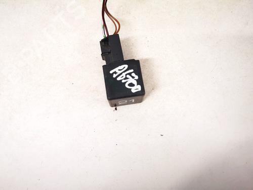 Used Electronic sensor Electronic sensor AUDI 80 B3 Saloon (893, 894, 8A2) 1.8 S (90 hp) 33081318 33081318