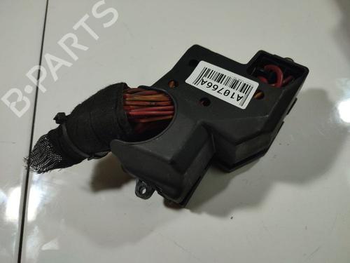 Used Fuse box Fuse box VW TOUAREG (7LA, 7L6, 7L7) 5.0 V10 TDI (313 hp) 32545469 32545469