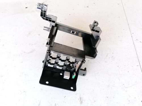 fuse-box-vw-touran-1t1-1t2-2003-2004-2005-2006-2007-2008-2009-2010-2011-33076759 main image