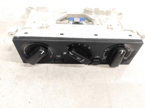 Used Climate control Climate control MITSUBISHI SPACE STAR MPV (DG_A) 1.3 16V (DG1A) (82 hp) 35561364 35561364