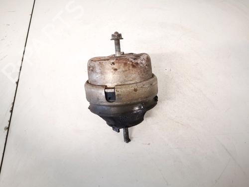 Used Engine mount Engine mount VW PASSAT B5 Variant (3B5) 1.6 (101 hp) 32896662 32896662