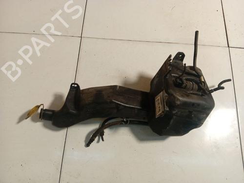 Used Windscreen washer tank Windscreen washer tank 39231961 39231961