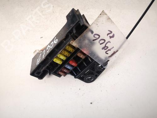 Used Fuse box Fuse box 32902054 32902054