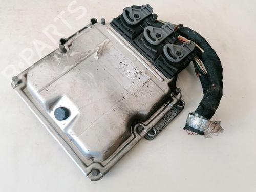 Used Engine control unit (ECU) Engine control unit (ECU) RENAULT SCÉNIC I MPV (JA0/1_, FA0_) 1.9 dCi (JA05, JA1F) (102 hp) 33094668 33094668