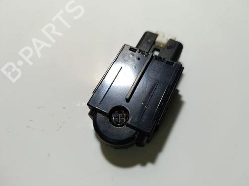 switch-toyota-yaris-_p1_-1999-2000-2001-2002-2003-2004-2005-34968567 main image