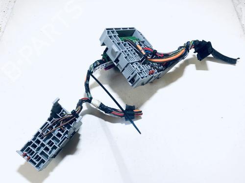 Used Fuse box Fuse box OPEL MERIVA A MPV (X03) 1.7 CDTI (E75) (100 hp) 33074802 33074802