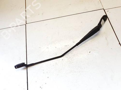 Used Front windshield wiper arm Front windshield wiper arm VOLVO V40 Hatchback (525) D2 (114 hp) 36506417 36506417
