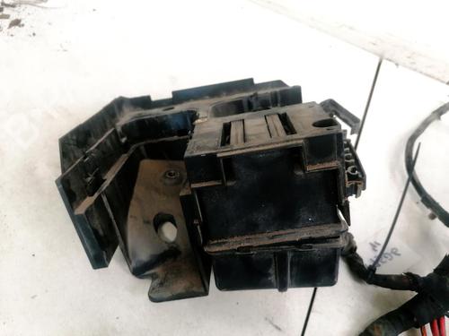 Used Fuse box Fuse box VW PASSAT B6 (3C2) 1.9 TDI (105 hp) 32889263 32889263