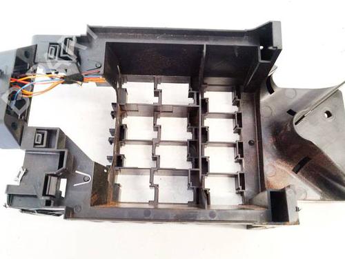 Used Fuse box Fuse box 39182096 39182096