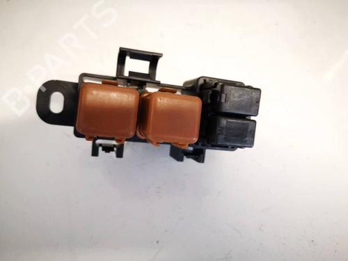 fuse-box-subaru-tribeca-b9-2005-32967389 main image