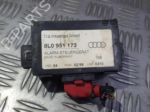 Used Electronic module Electronic module AUDI A8 D2 (4D2, 4D8) 3.7 (230 hp) 33492735 33492735