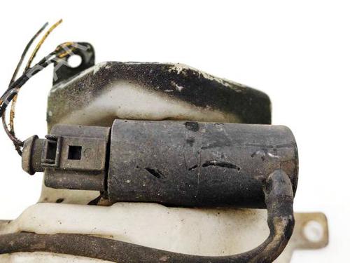 washer-pump-toyota-yaris-_p1_-1999-2000-2001-2002-2003-2004-2005-35299928 main image