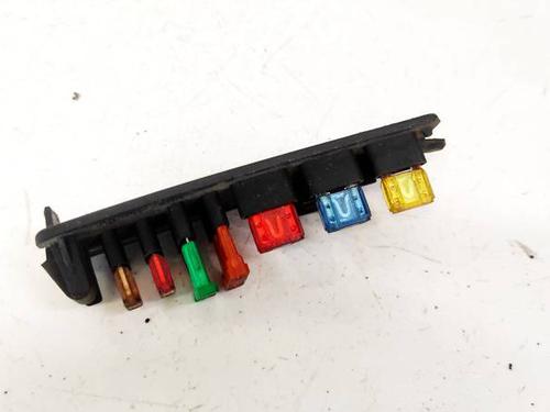 fuse-box-peugeot-206-sw-2ek-2002-32946696 main image