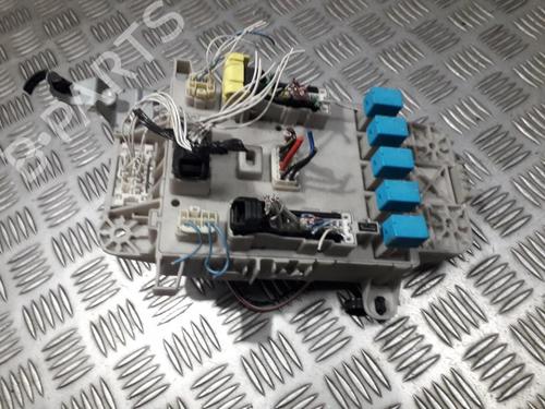 Used Fuse box Fuse box TOYOTA RAV 4 II (_A2_) 2.0 D 4WD (CLA20_, CLA21_, CLA20R, CLA21R) (116 hp) 33499220 33499220
