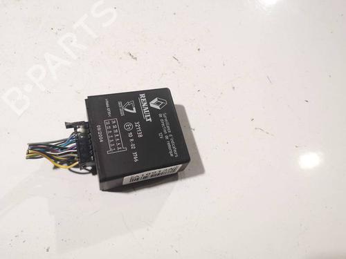 Module électronique Module électronique RENAULT SCÉNIC II (JM0/1_) 1.6 (JM0C, JM0J, JM1B) (113 hp) 33751596 33751596