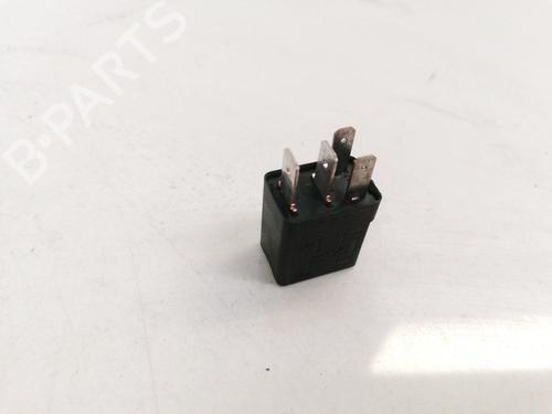 Electronic sensor OPEL ZAFIRA A MPV (T98) 2.0 DI 16V (F75) | BP33089860M84 - Image 3