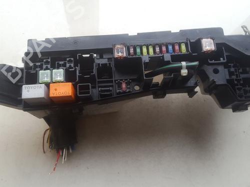 Used Fuse box Fuse box TOYOTA COROLLA Verso (_E12_) 1.8 VVT-i (ZZE122_, ZZE122R) (135 hp) 33517390 33517390